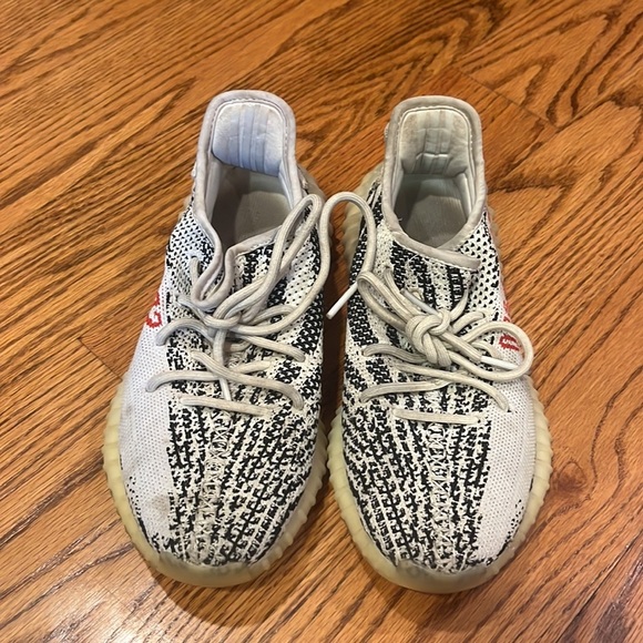 Yeezy Boost 350 Sneakers Size 6.5 - Picture 2 of 7